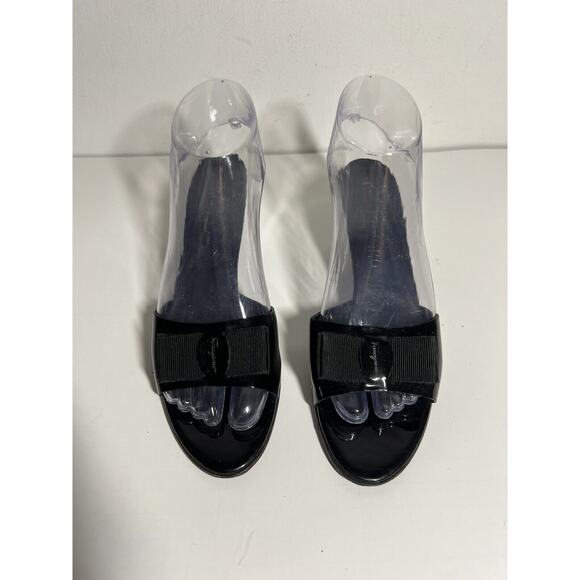 Salvatore Ferragamo EUC Black Patent Leather Kitten Heel Bow Slides Shoes 7 B - Picture 6 of 11